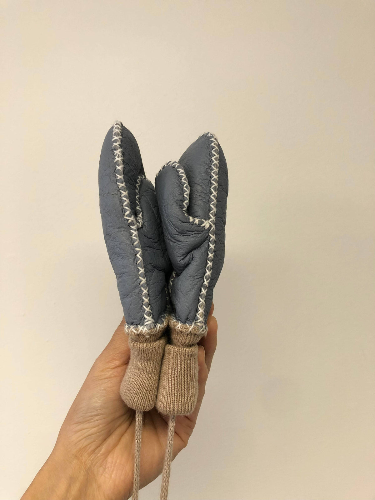 Billy Bamboo - KIDS SHEARLING MITTENS: Light gray