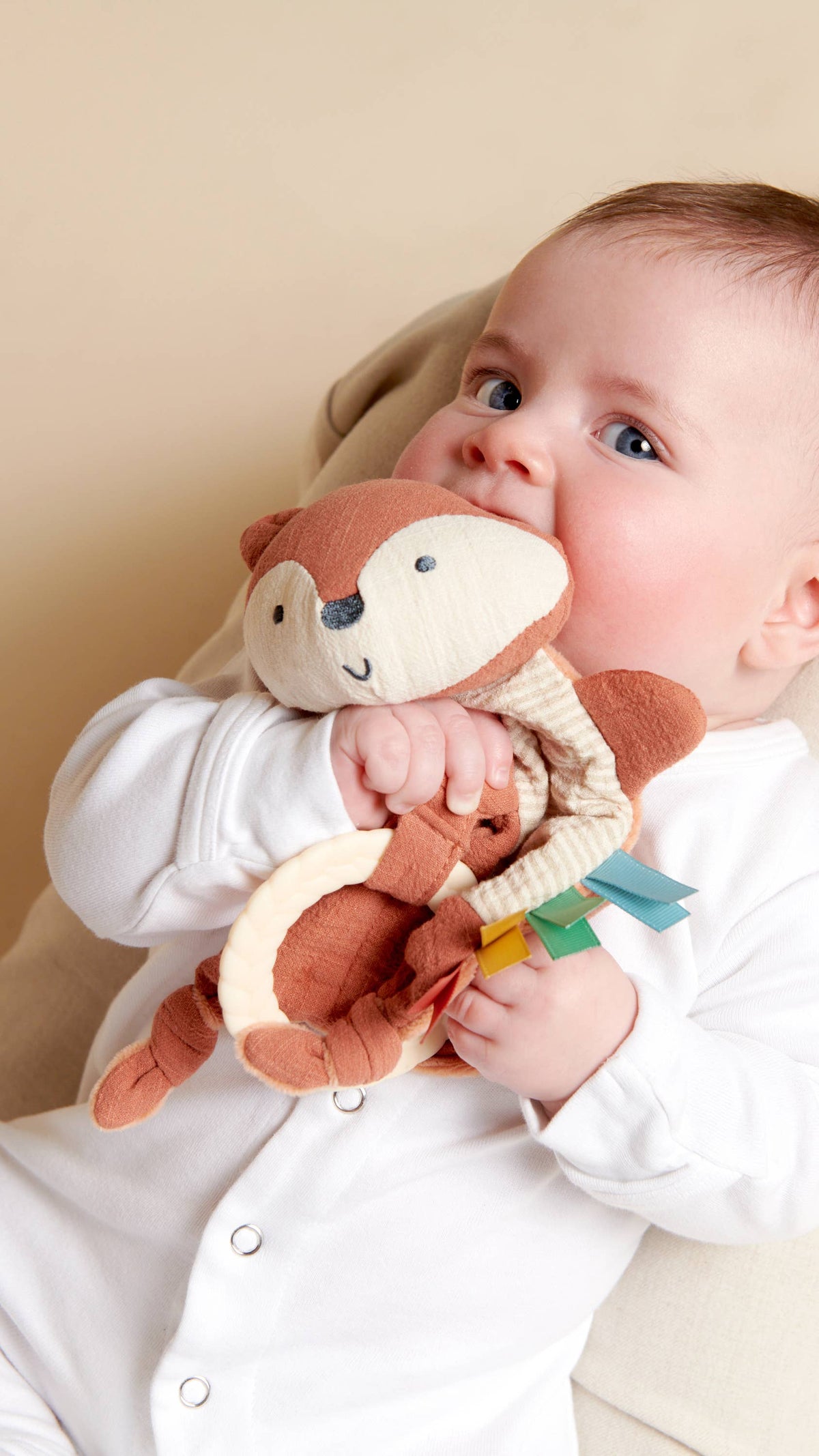 Itzy Ritzy - Bitzy Crinkle Sensory Toy with Teether