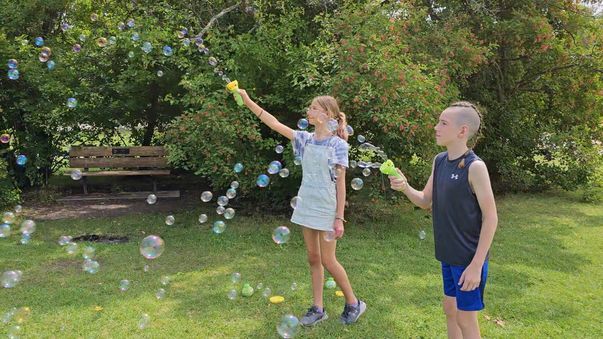 Wishbone Products - Crazy Catchables Bubble Storm with Solution