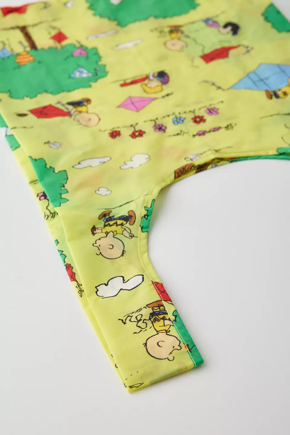 BAGGU Standard Baggu Peanuts Snoopy Kite Eating Tree Tote Bag