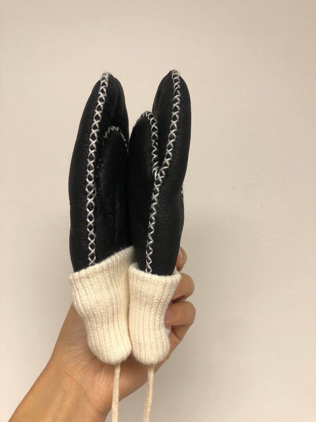 Billy Bamboo - KIDS SHEARLING MITTENS: Holly red