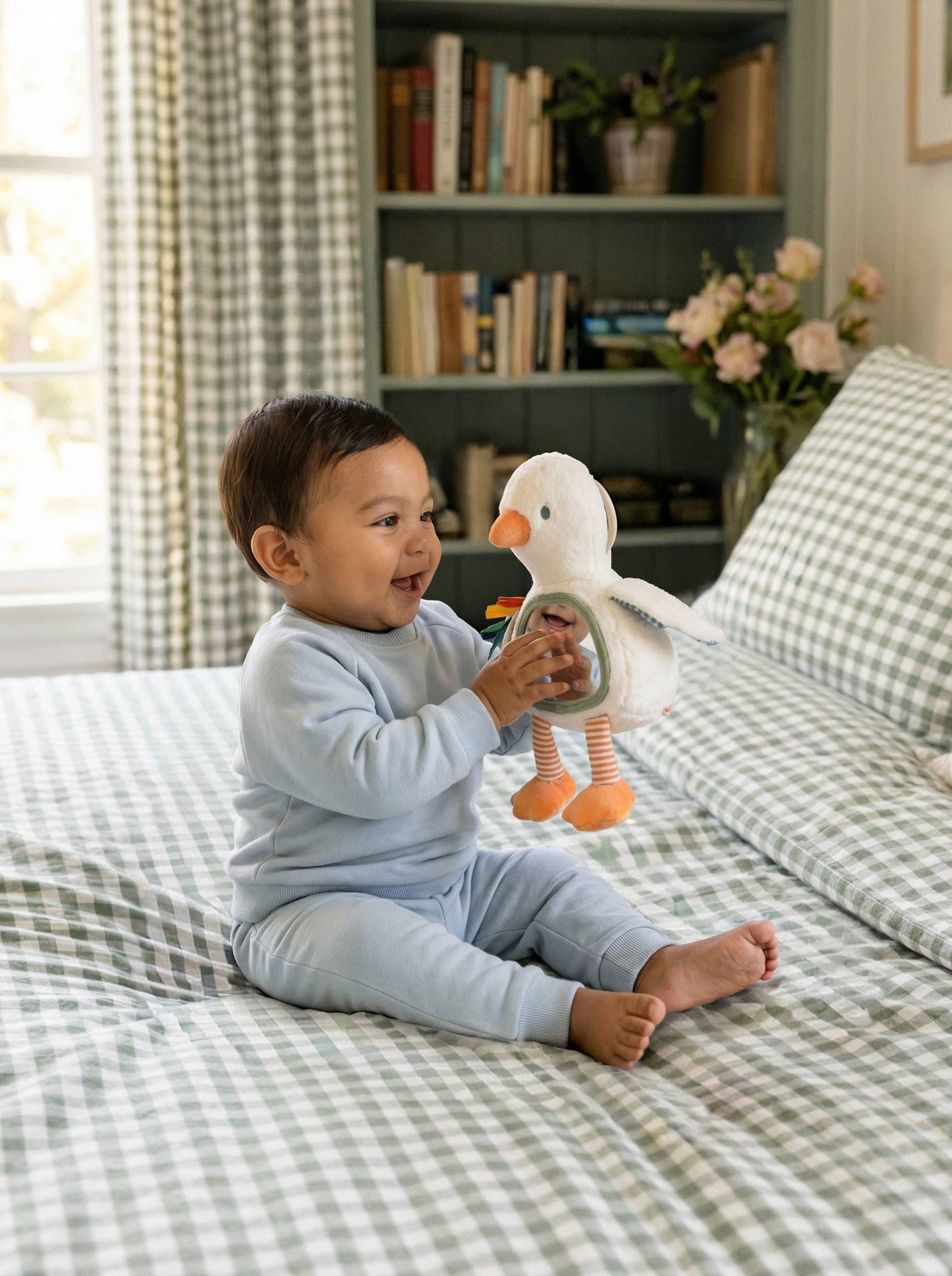 Itzy Ritzy - Itzy Bitzy Mirror Sensory Toy