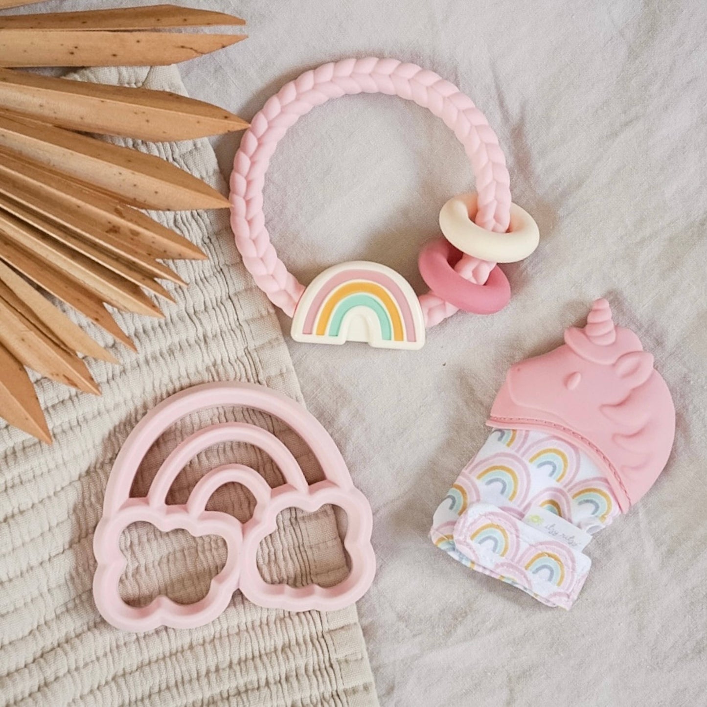 Itzy Ritzy - Ritzy Rattle Silicone Teether Rattles: Rainbow
