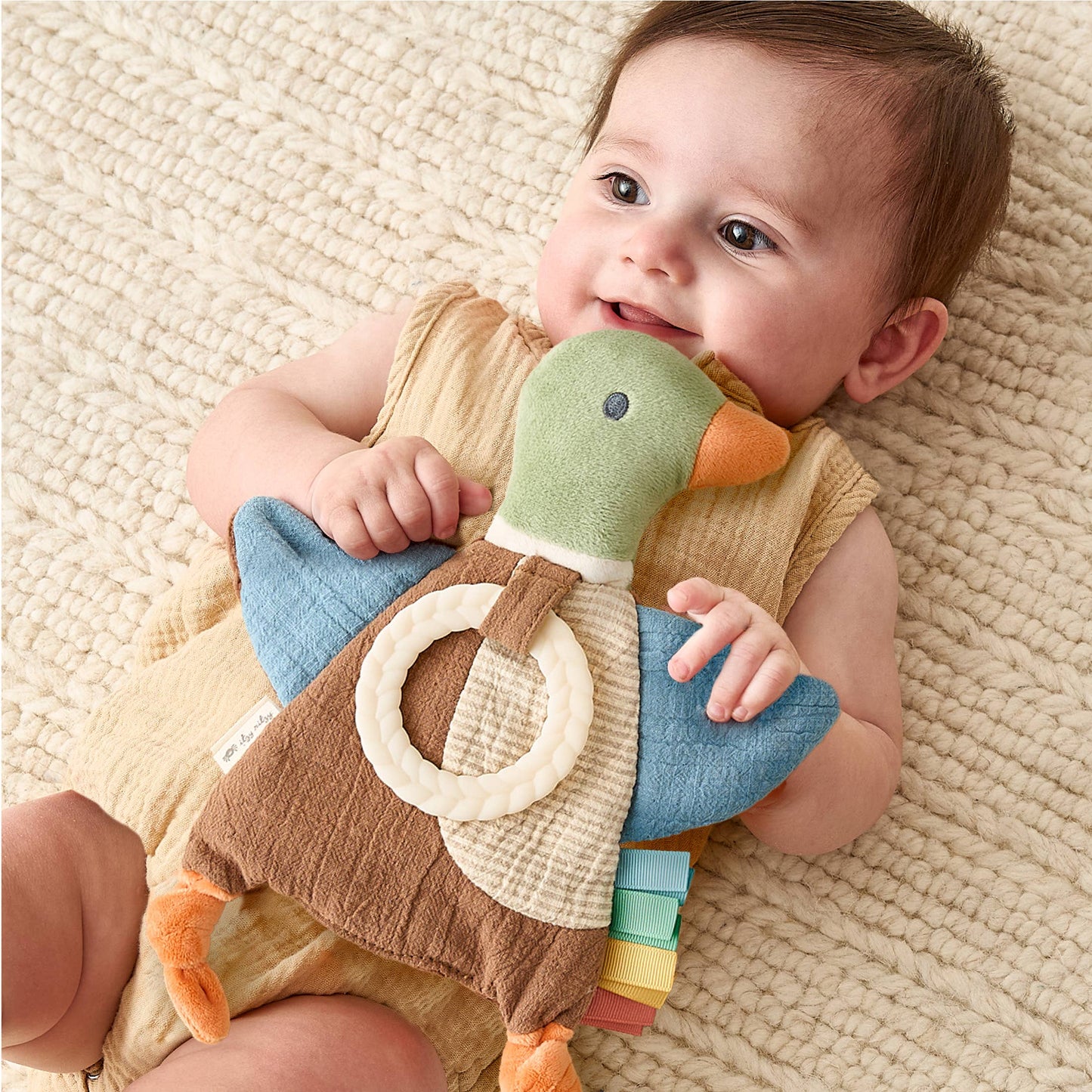 Itzy Ritzy - Bitzy Crinkle Sensory Toy with Teether