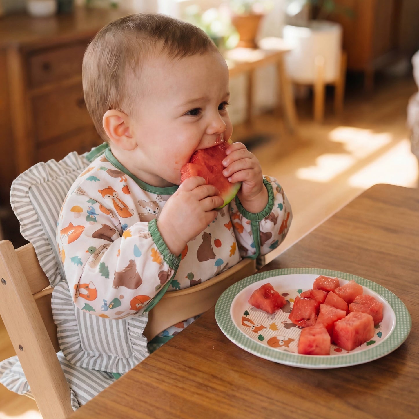 Itzy Ritzy -  Itzy Everywhere Bib - Long Sleeve Water-resistant Bib