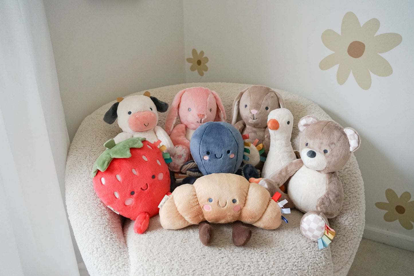 Itzy Ritzy - Sweetie Snuggles Plush: Cake