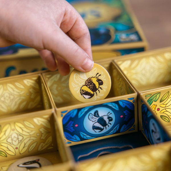 Bankiiiz Editions - Cocoons: Cooperative Sliding-Puzzle Board Game
