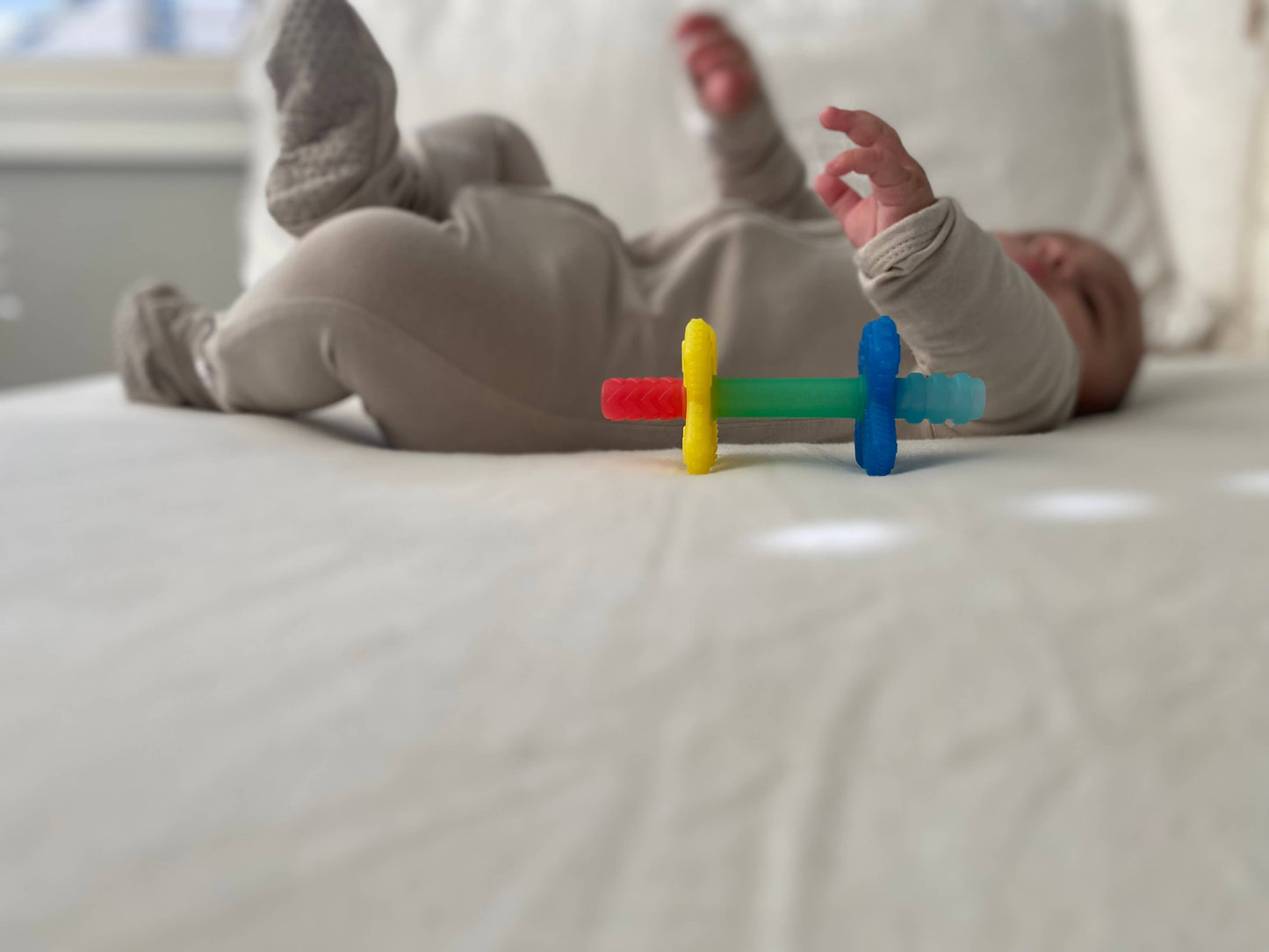 Itzy Ritzy -  Teensy Tubes: Pink Rainbow